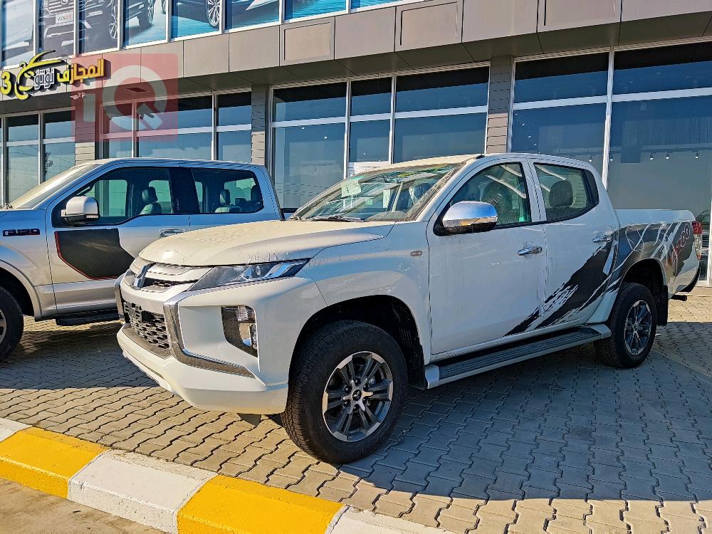 میتسوبیشی L200